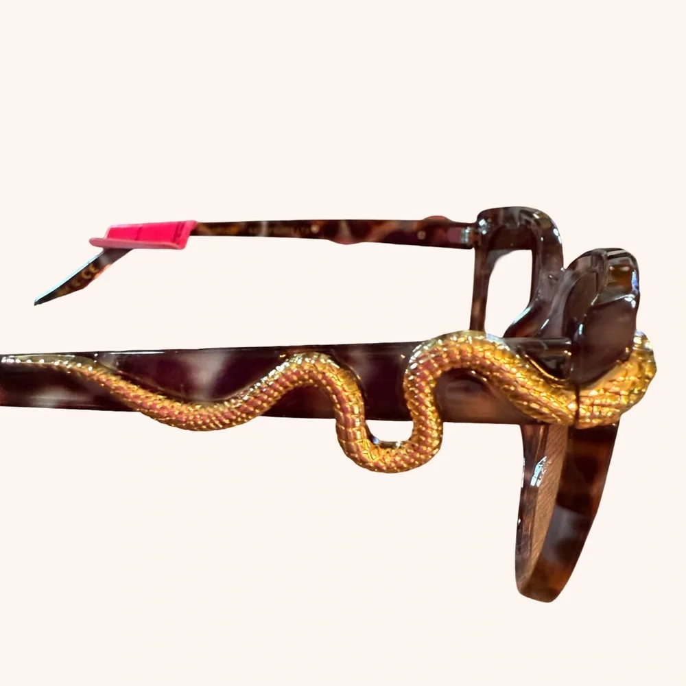 Betsey Johnson NWT Tropical Print Beach Towel & Tortoise Shell Snake Sunglasses